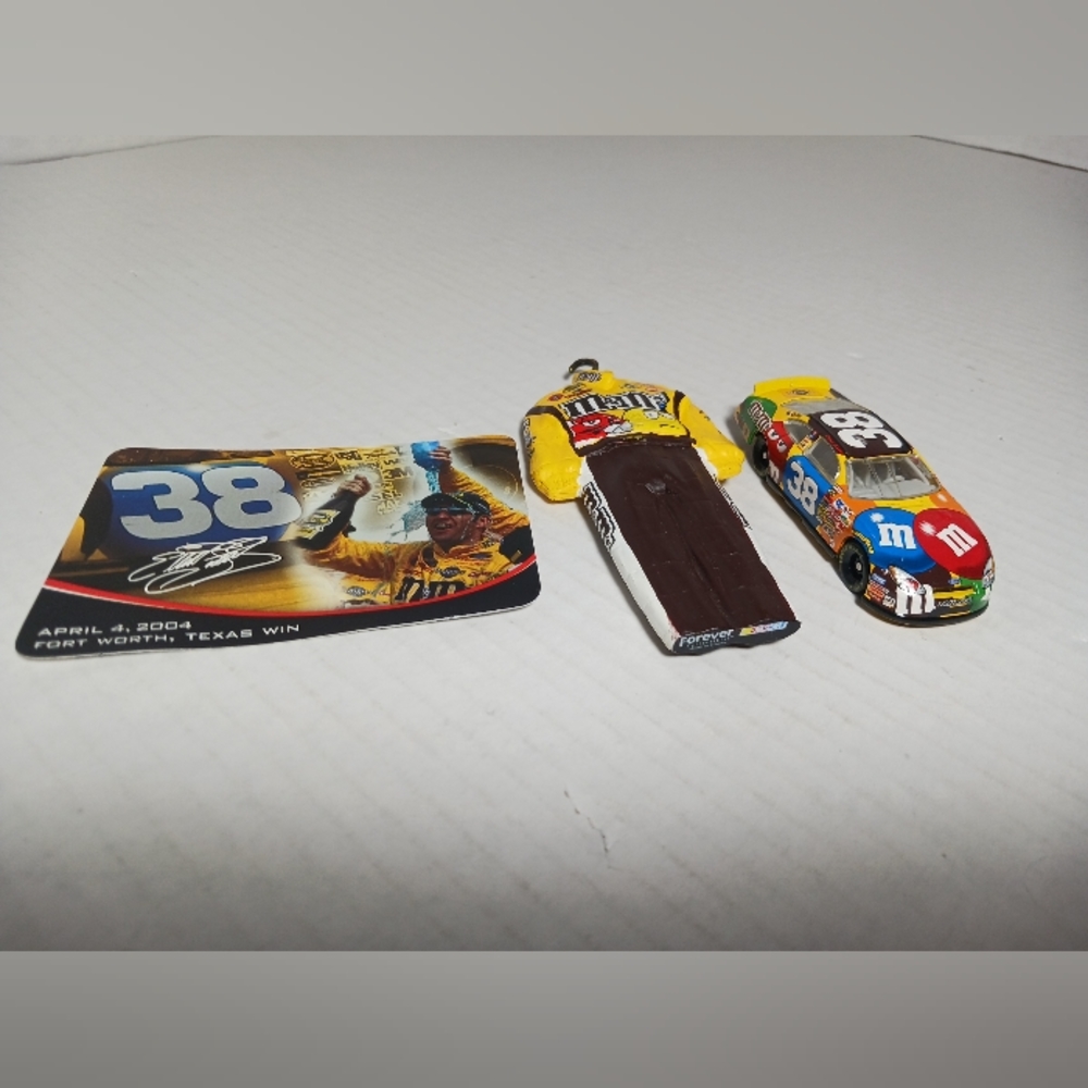 Winners Circle NASCAR 38 Elliott Sadler Lot of 2 Diecast  Car & Driver Suit 2004